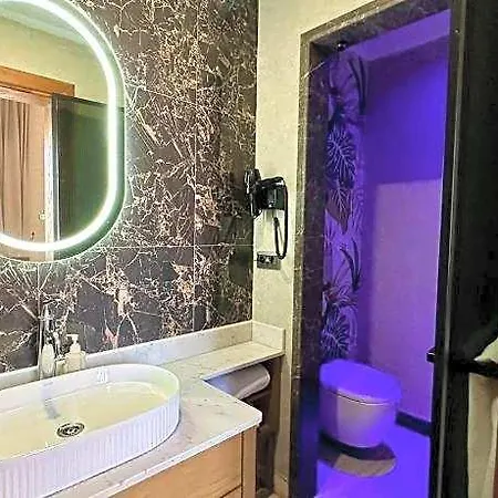 Dumo 5* أنطاليا